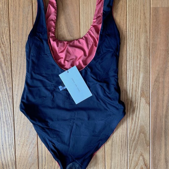 Scoop Neck One Piece Swimsuit - Picture 10 of 13